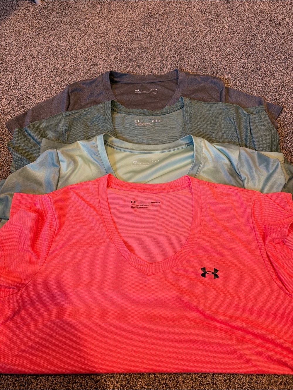 Under armour tshirts large